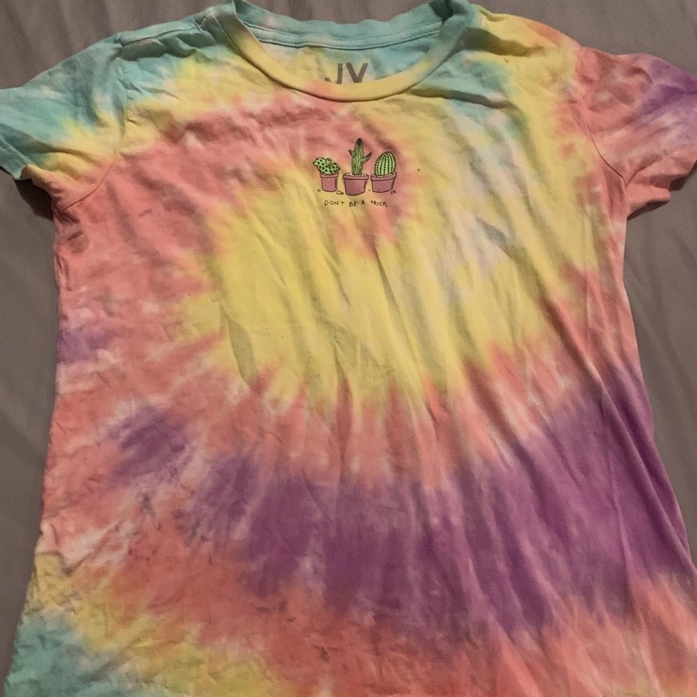 tie-dye tee shirt